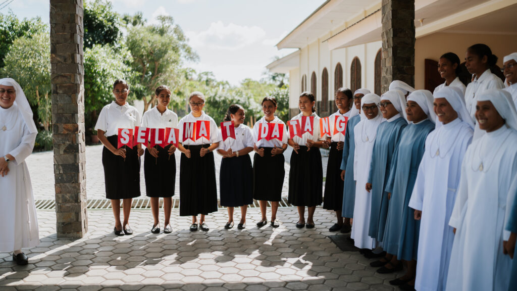 'Welcome' from young women and Religious Sisters in Indonesia