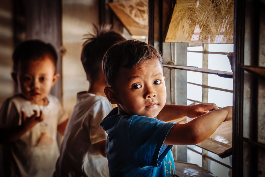 Children at an IDP camp in Myanmar 2